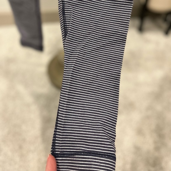Lululemon Wunder Under | Striped | Size 4 | Blue/White | Ankle Length - Picture 5 of 7